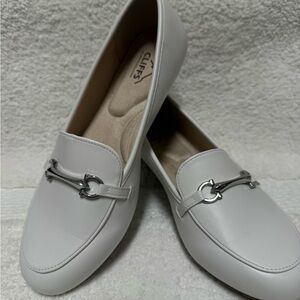 White Mountain Cliffs White Loafers with Silver Detail